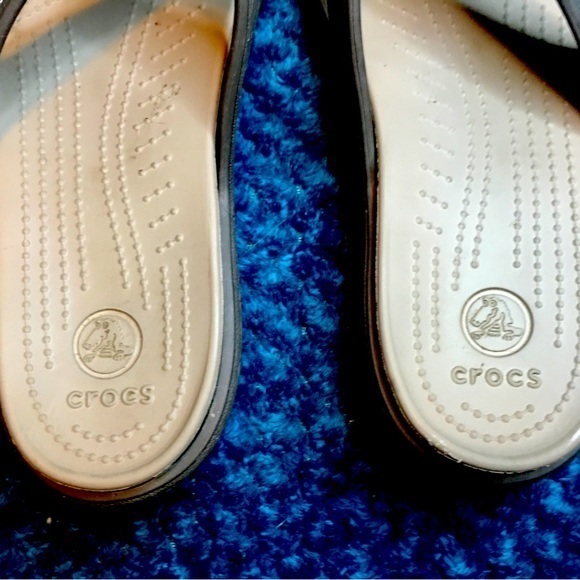 Women’s Slip On CROC Sandals - Picture 8 of 9
